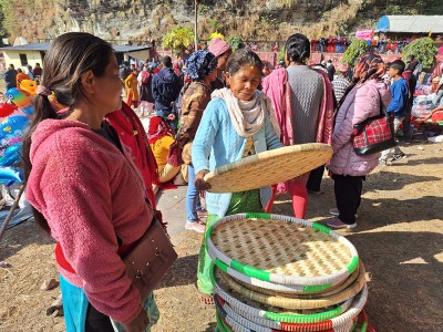 चोयाबाट बनेका सामग्री बिक्री हुनै छाडेकोप्रति लगानीकर्ता चिन्तित