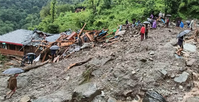 भारतको हिमाचलमा वर्षापछि आएको भिषण बाढी पहिरोले ५० जना बेपत्ता