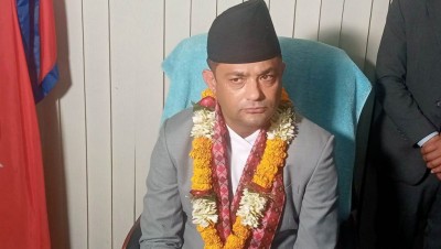 'प्रधानमन्त्रीले माफी मागेमात्र सदन खुल्छ'