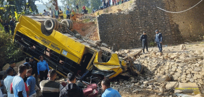 उदयपुरमा  आज  स्कुल बस दुर्घटना, ३ जनाको मृत्युसँगै ३६ जना घाइते