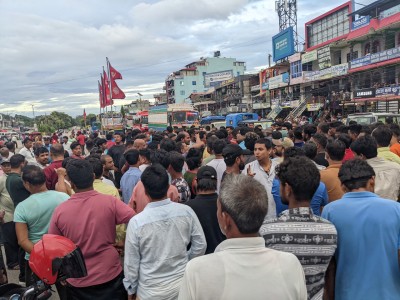 विधुत पटकपटक अवरुद्ध भएपछि पुर्व-पश्चिम राजमार्गमा चक्काजाम