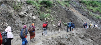 पहिरोले म्याग्दीका विभिन्न सडकखण्ड अवरुद्ध 