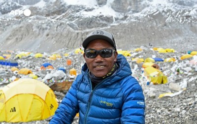 सगरमाथा आरोणका क्रममा एक आरोहीको मृत्यु, अन्य ५ जनाले गरे सफल आरोहण