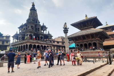 स्मारकमा पर्यटक बढ्दो