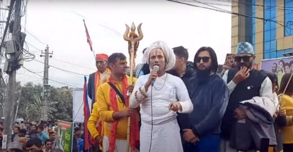 गौशालामा फेरी प्रहरी र दुर्गा प्रसाई समूहबीच झडप, आचार्य श्रीनिवास पक्राउ