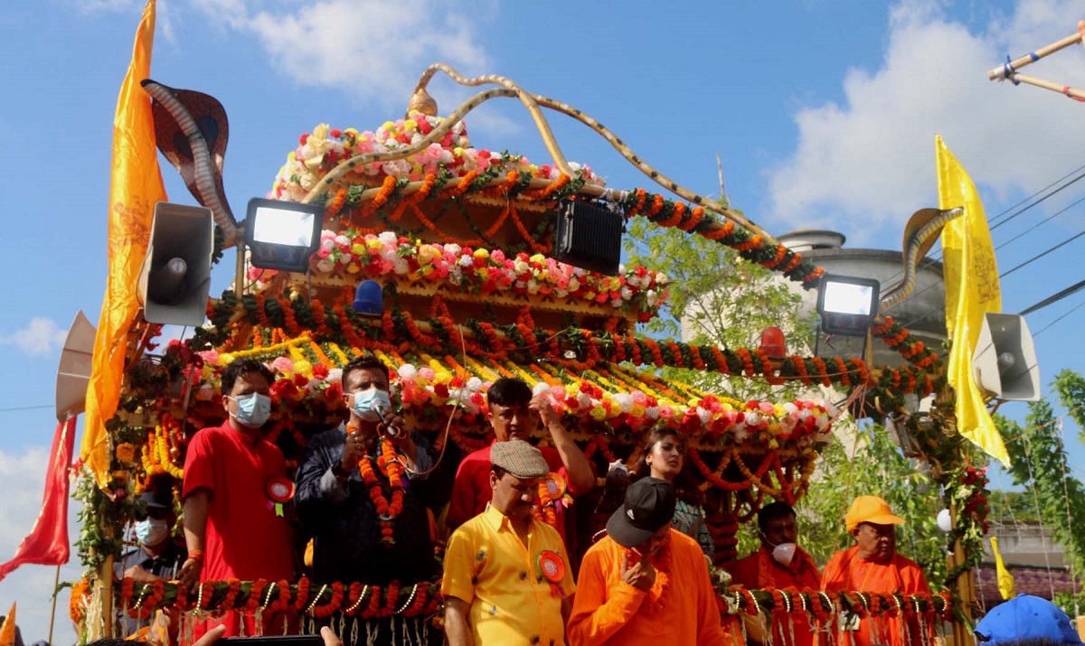 दुई वर्षपछि विराटनगरमा भब्य रथयात्रा