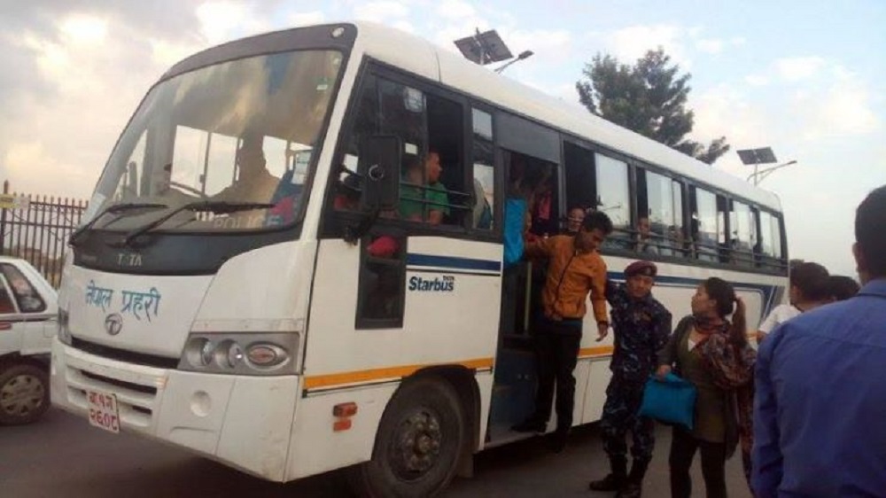 काठमाडौँ उपत्यकामा दशैंको दिन आज नेपाल प्रहरीको निःशुल्क बस