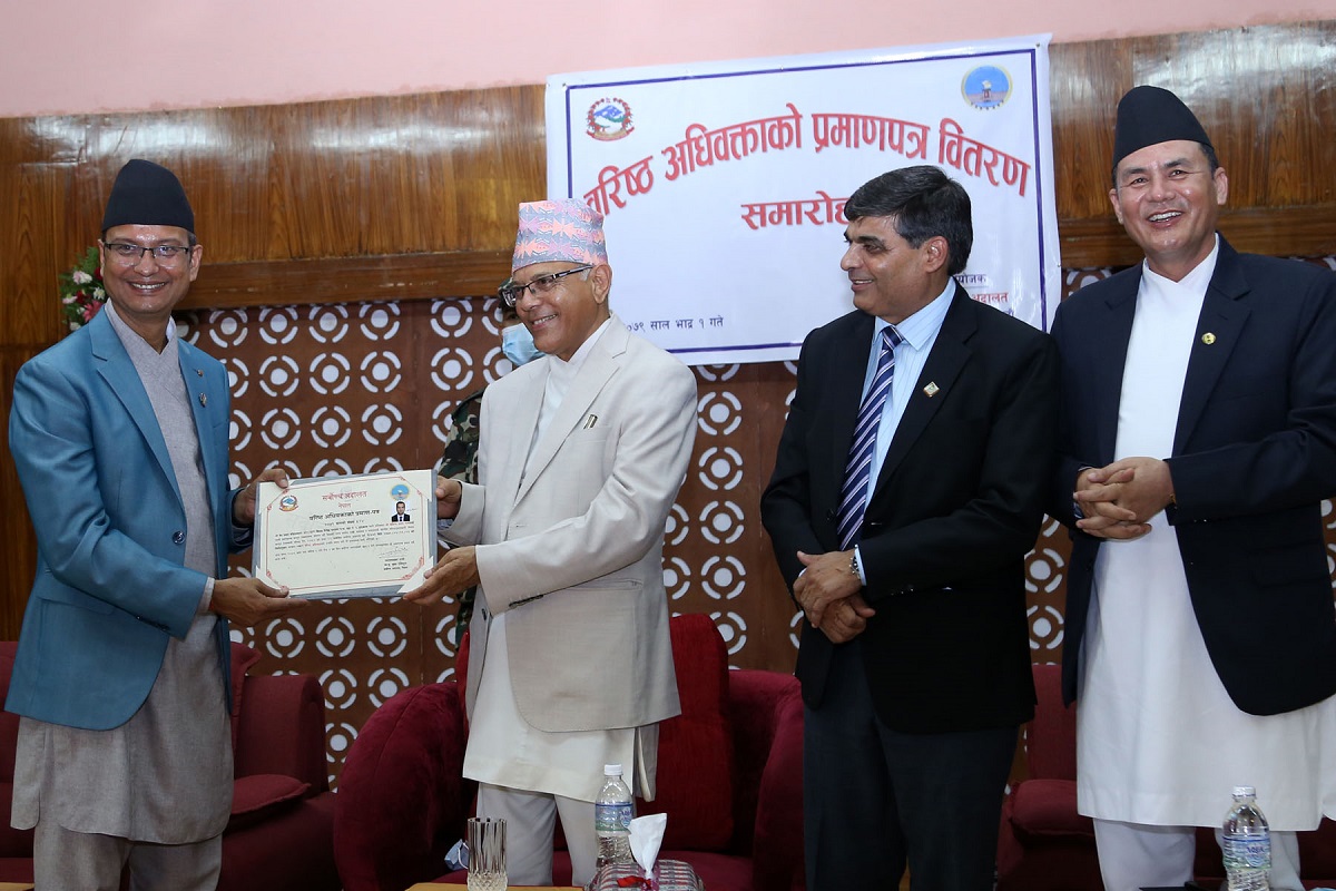 कानुन मन्त्रीसहित एकसय एकतीस अधिवक्तालाई वरिष्ठ अधिवक्ताको उपाधि