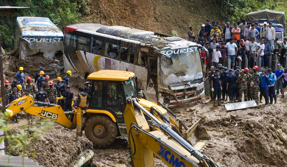 झ्याप्ले खोलामा पहिरोमा पुरिएर मृत्यु भएका ३५ जनाको सनाखत