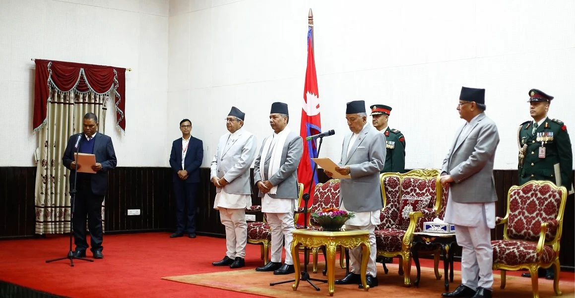 प्रधानमन्त्री प्रचण्डले गरे मन्त्रीपरिषद विस्तार, उपेन्द्र यादवले लिए स्वास्थ्य मन्त्रीमा  शपथ